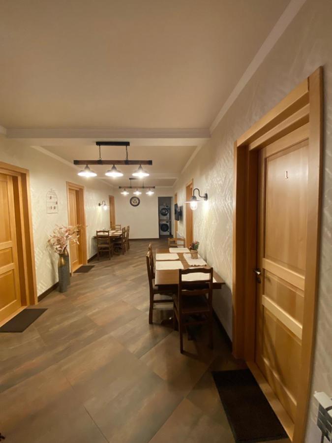 Niniko Shampriani Guest House Mestia Zewnętrze zdjęcie